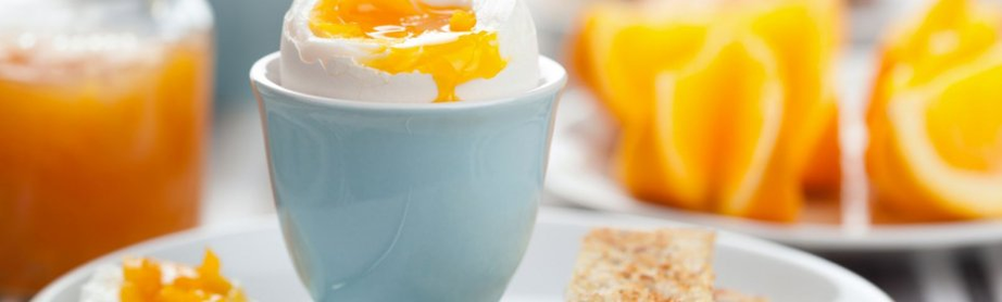 Ovo de polo cocido o principal produto da dieta de ovos para a perda de peso